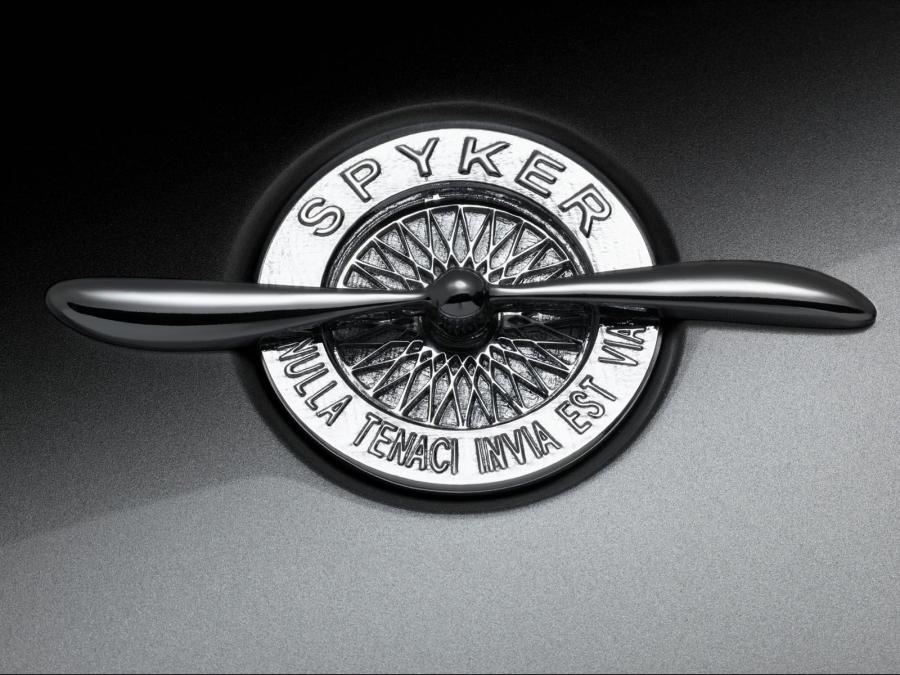 Логотип Spyker C8 Laviolette 2005 года  (фото 5 из 15)